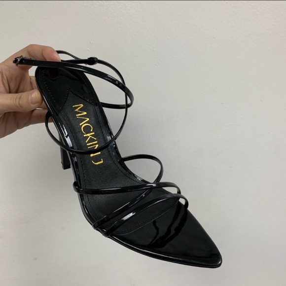 Black Strappy Heel. Size 9 - Picture 3 of 4